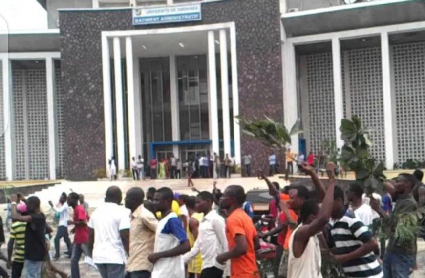 RDC/Politique/changement de la constitution: " ce fusil qu'on veut donner à un adolescent ", Congrès éstudiantin