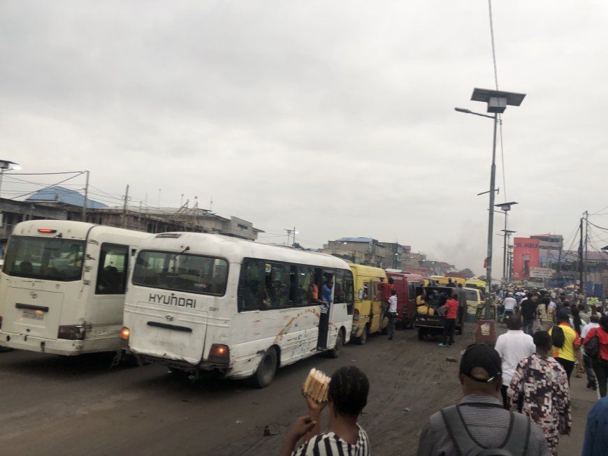 Kinshasa: la situation de transport redevient normale, mais la nouvelle grille tarifaire foulée au sol