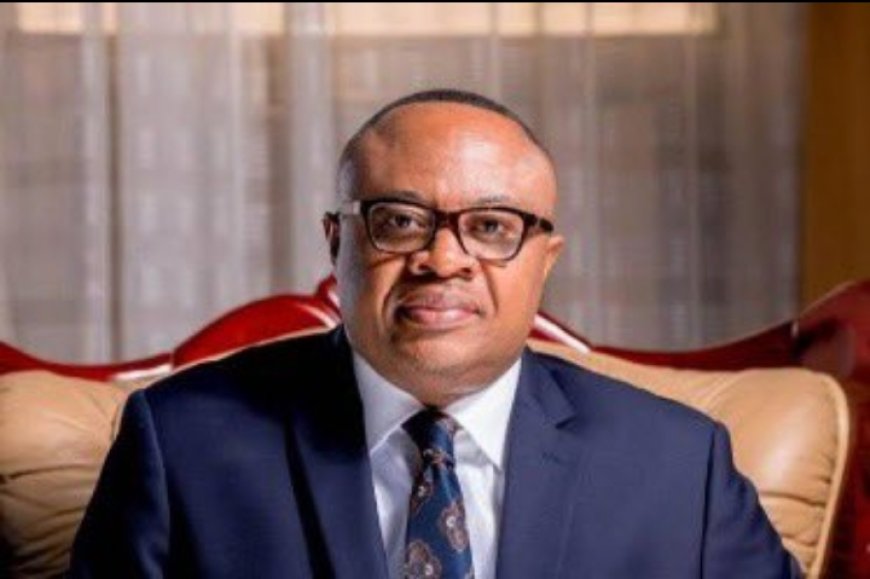 Kinshasa au cœur d’une controverse institutionnelle : Claudel Lubaya dénonce une “recentralisation rampante