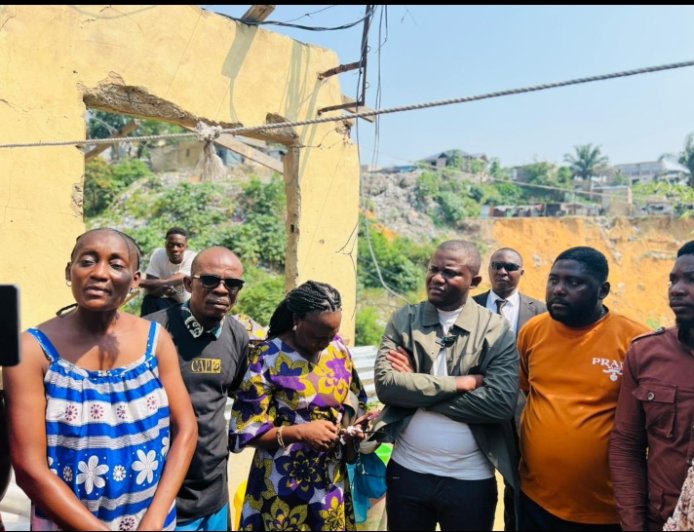 Vacances parlementaires: le sénateur Tony Labila Obial face à l’urgence de l’érosion à Djeko-Binza dans la commune de Ngaliema